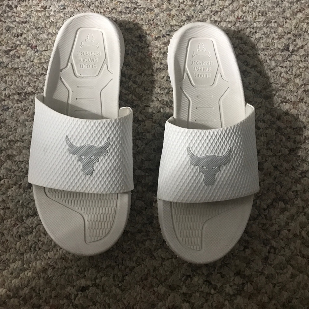 Project Rock slides. White. Size 12. Very Good condition